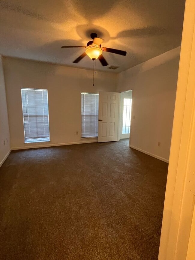 Building Photo - Townhomes at Wexford