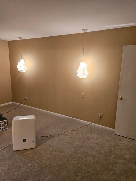 Building Photo - 465 Pebble Creek Dr