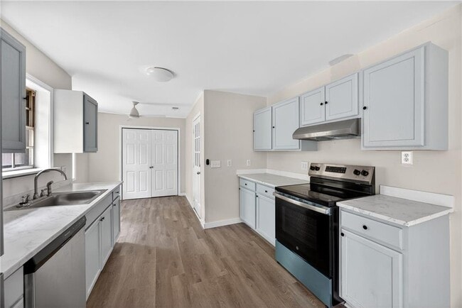 Building Photo - 6000 Mallory Rd