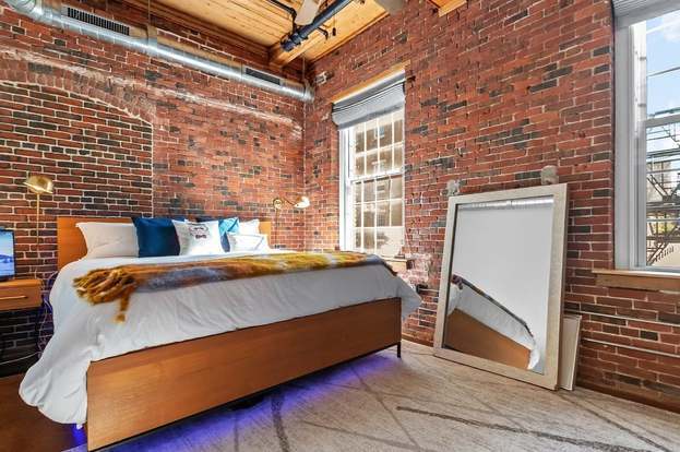 Building Photo - 130 John St