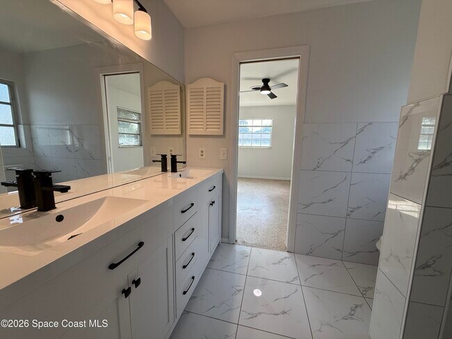 Building Photo - 1412 Overlook Terrace