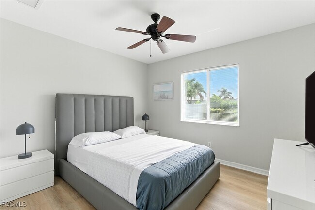 Building Photo - 3023 SW 23rd Ave