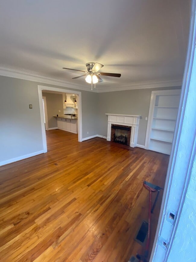 Building Photo - 4 Bedroom, 2 Bath Updated home in Jordan/Johnson area