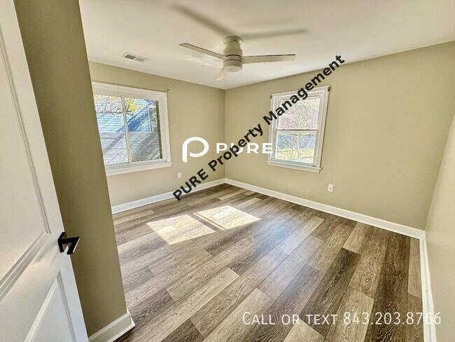 Building Photo - 842 White Oak Dr