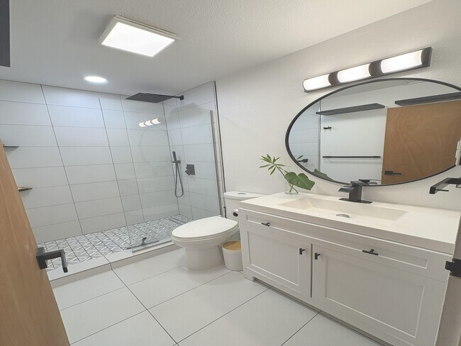 Building Photo - 499 Kaao Cir