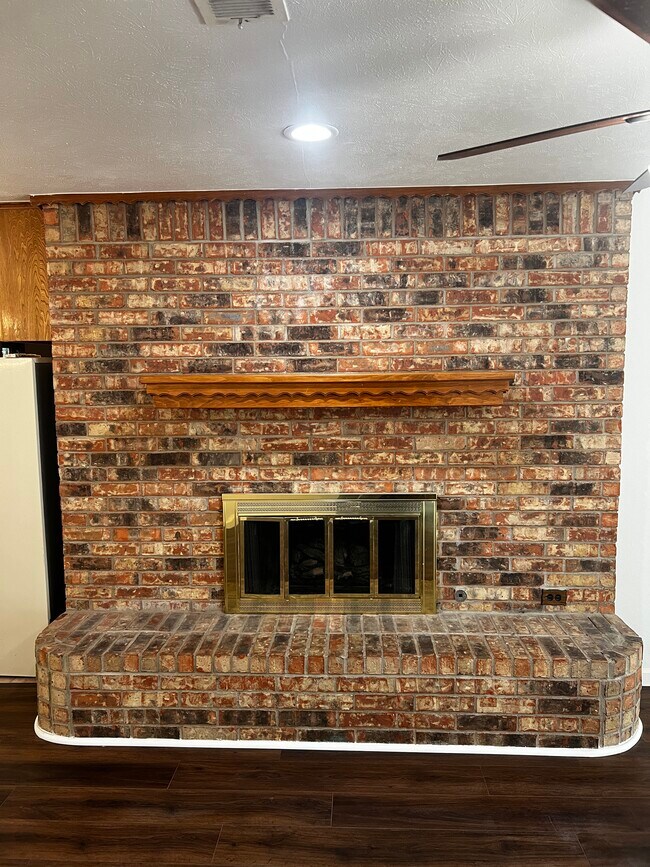 Building Photo - 321 Lena Ln