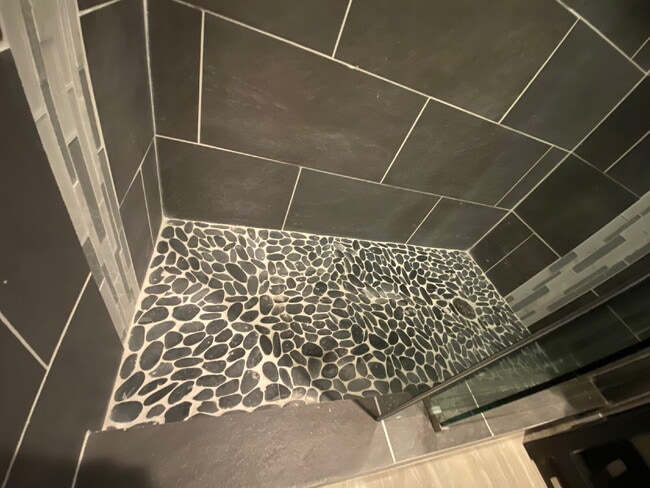 Building Photo - 7132 47th Ave SW