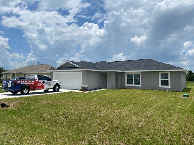 Building Photo - 13 Poplar Ln