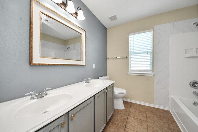 Building Photo - 2038 Eddlewood Ct