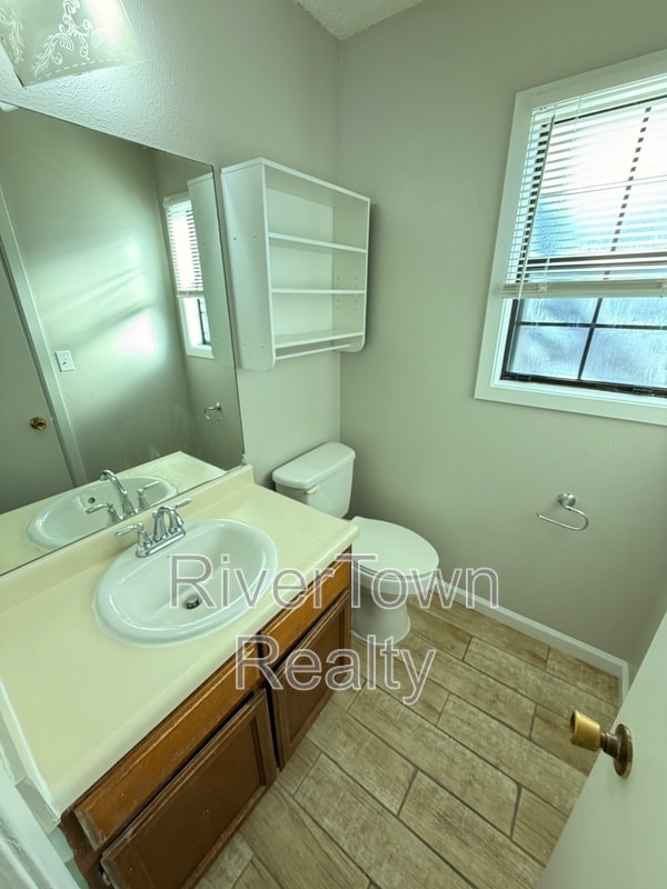 Building Photo - 3494 Sealy Ave