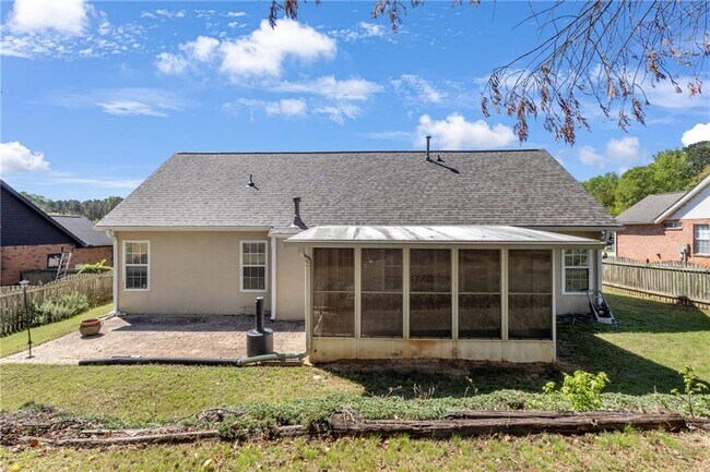 Building Photo - 125 York Ln