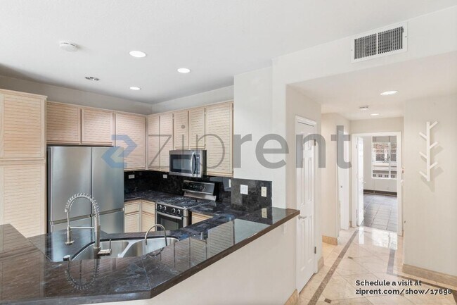 Building Photo - 445 Milan Dr