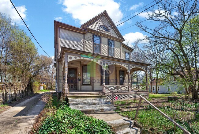 Building Photo - 410 Eastern Ave SE