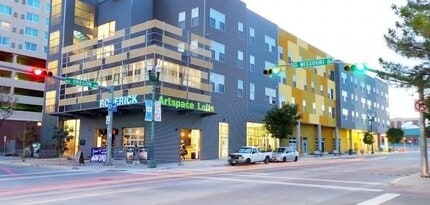Building Photo - 601 N Oregon St