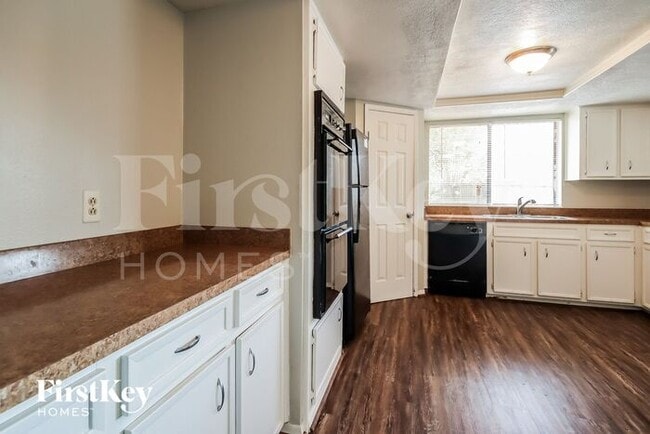 Building Photo - 11111 Sageorchard Cir