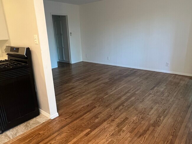 Building Photo - Amor Apartments