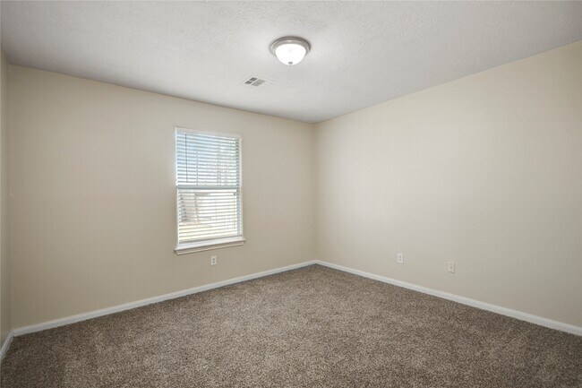 Building Photo - 16145 Sun View Ln