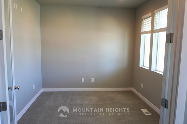 Building Photo - 3977 W Penstemon Wy