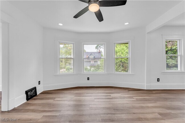 Building Photo - 10222 Parkgate Ave