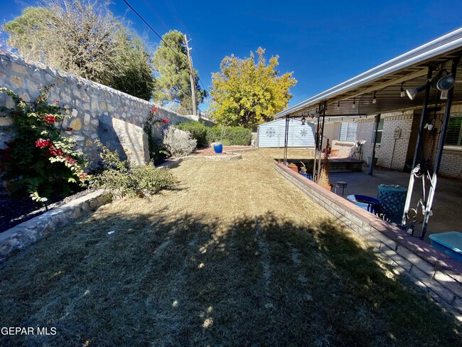 Building Photo - 1305 Vista De Oro Dr