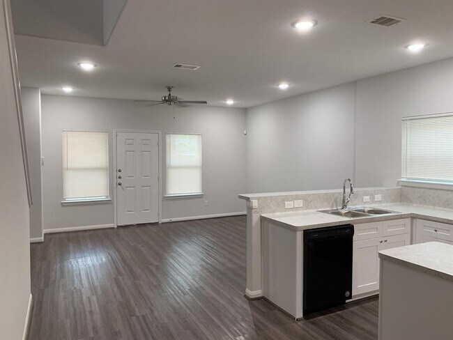 Building Photo - 7999 Safebuy St