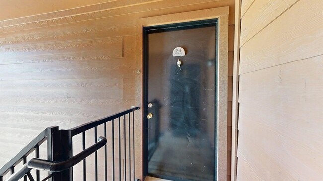 Building Photo - 904 University Oaks Blvd