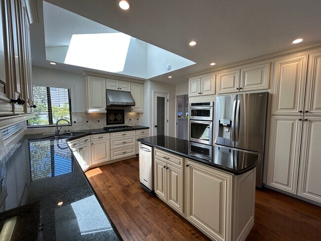 Building Photo - Must See Spacious Alamo 4BR Home with Remo...