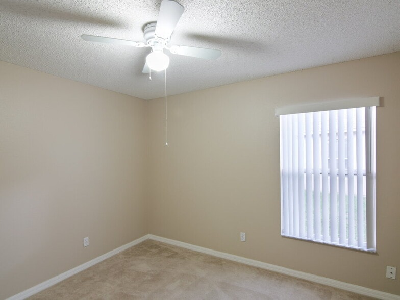 Building Photo - 3005 Lorimer Ct