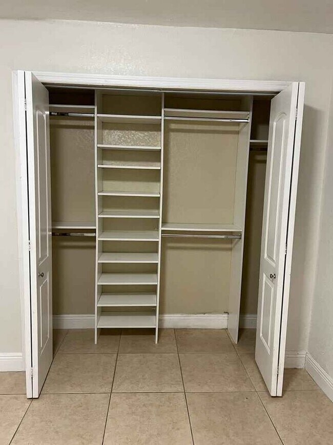 Building Photo - 6870 SW 5th Ct