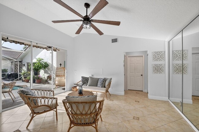 Building Photo - 2769 Pointe Cir