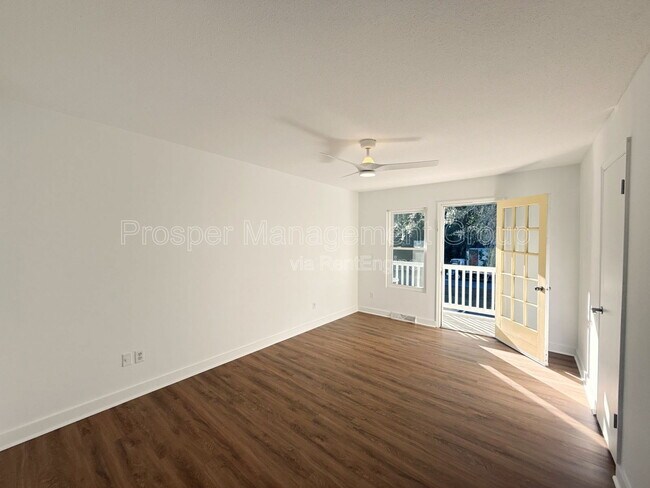 Building Photo - 258 Fleming Rd