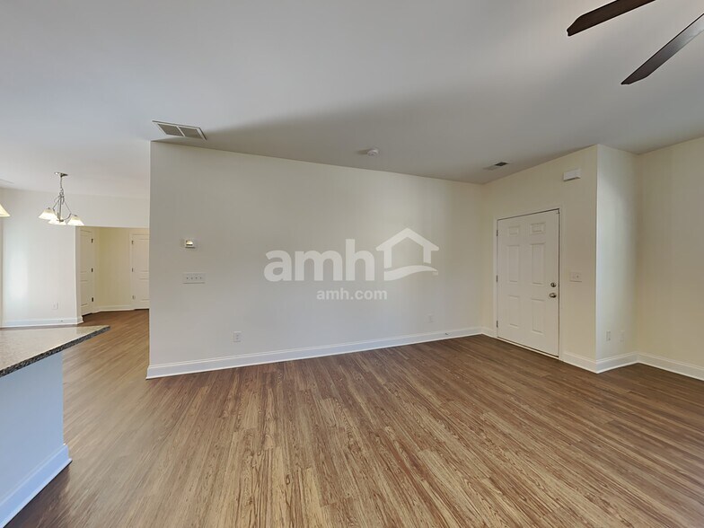 Building Photo - 112 Oscar Way