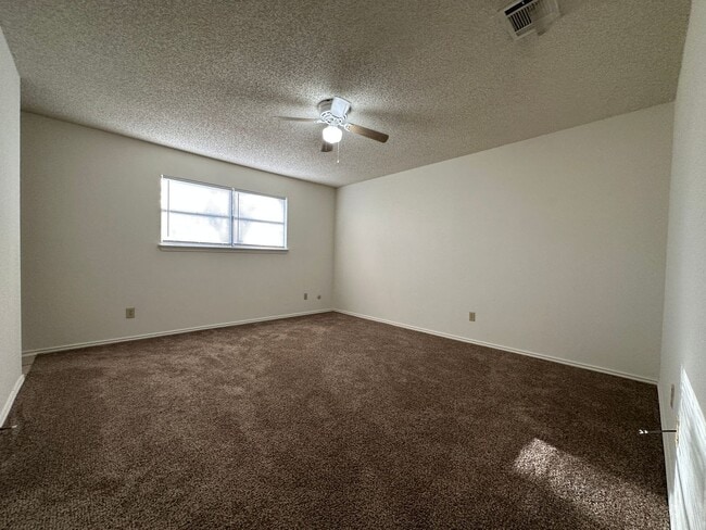 Building Photo - Single Family Home