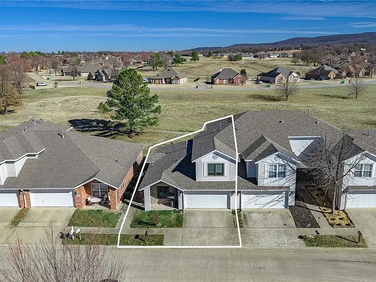 Building Photo - 11058 Rose Ct