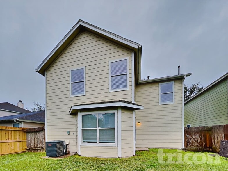 Building Photo - 415 Remington Creek Dr