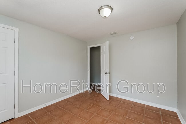 Building Photo - 6210 N 37th St