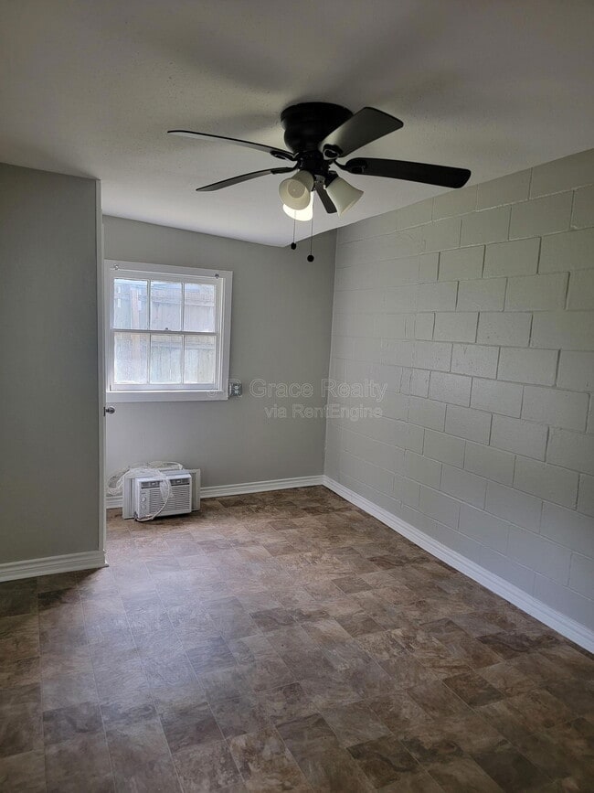 Building Photo - 1118 Oaklawn St