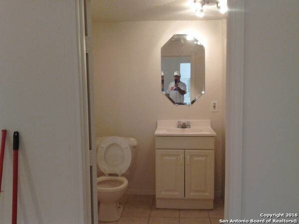 Building Photo - 600 Monticello Ct