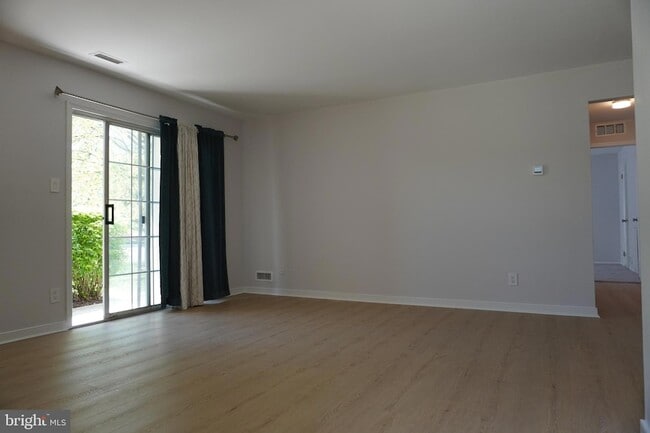 Building Photo - 1907A Ralston Dr