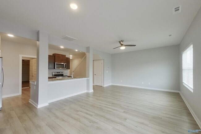 Building Photo - 6405 Upchurch Dr