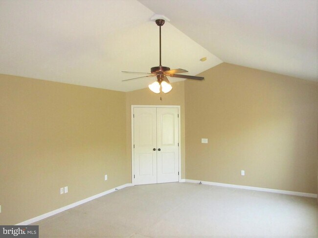 Building Photo - 251 Mill House Dr