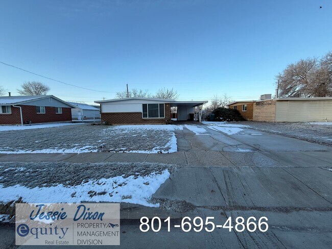 Building Photo - 364 Ann St