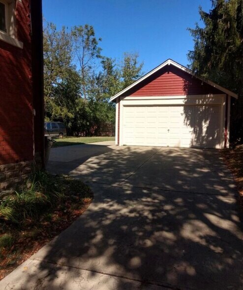 Garage - 3510 Hilda Ave