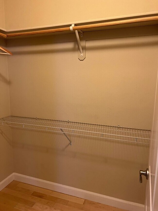 Building Photo - Luxury Condo in Natomas!