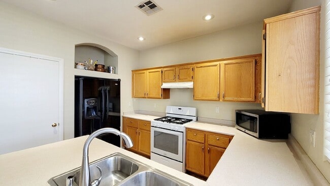 Building Photo - 8344 Golden Cypress Ave