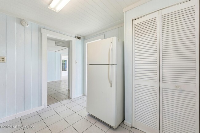 Building Photo - 228 Oleander St