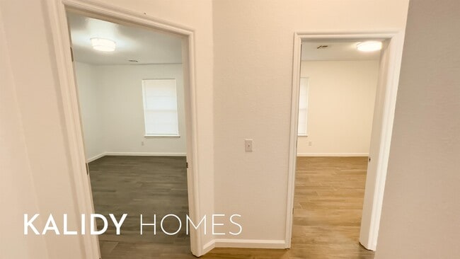 Building Photo - 9317 Apple Dr