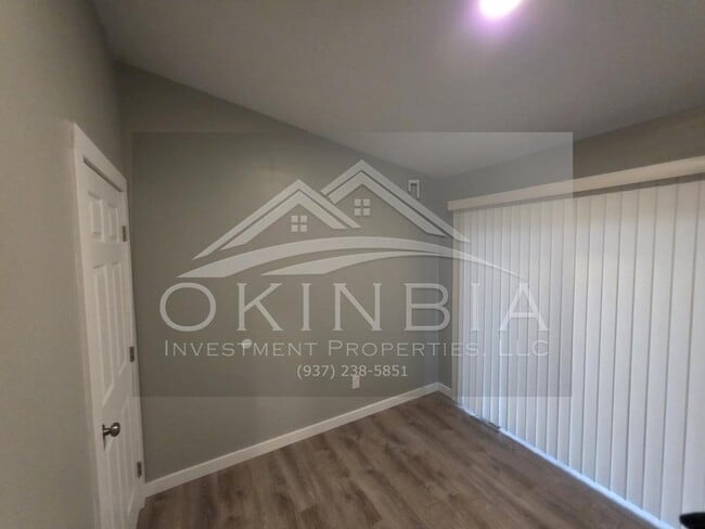 Building Photo - 1038 Rossiter Dr