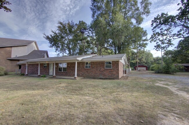 Building Photo - 3830 Union Rd