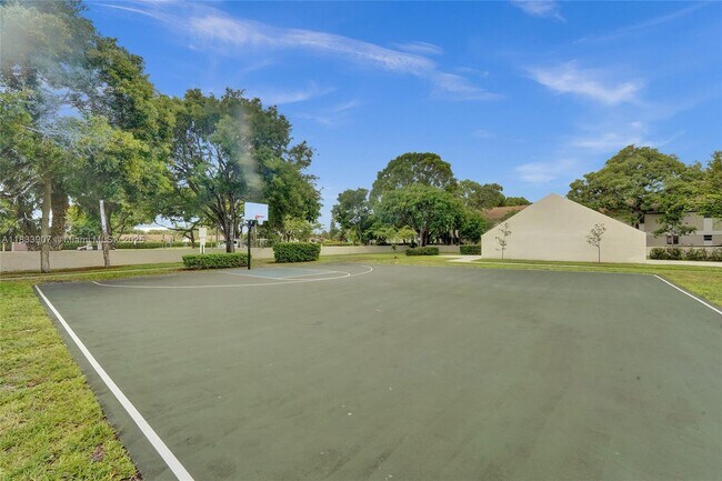Building Photo - 106 Gardens Dr